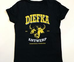 Studentenclub Diefka merchandise bedrukte tshirt met schild